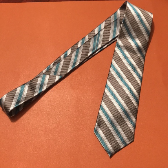Calvin Klein silk tie - Picture 6 of 10